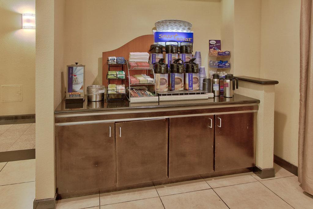 Holiday Inn Express Hotel & Suites Houston-Downtown Convention Center By Ihg Exterior photo